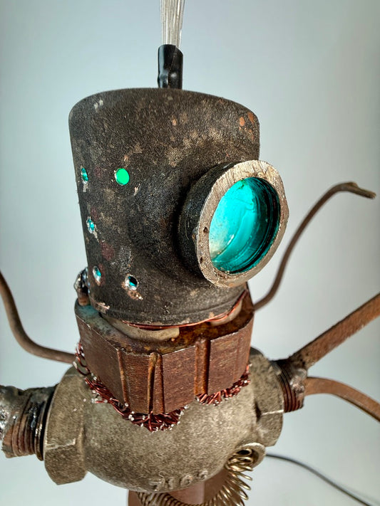 Submariner original sculptural robot lamp by Bobby Anderson, RVA246, with glowing diving helmet and fiber-optic antennae, detail