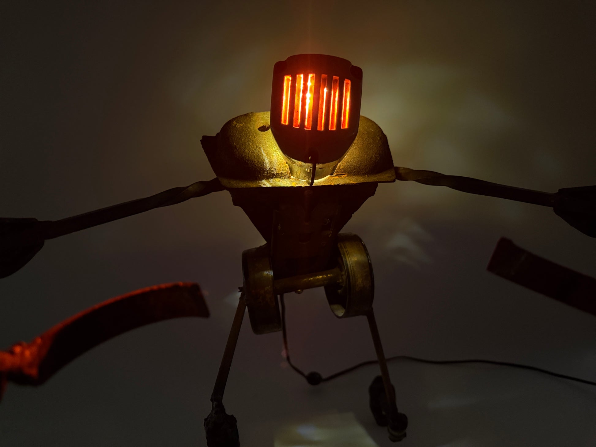 Hut Hut illuminated football robot lamp and reclaimed metal sculptural lighting by Bobby Anderson, RVA246, detail