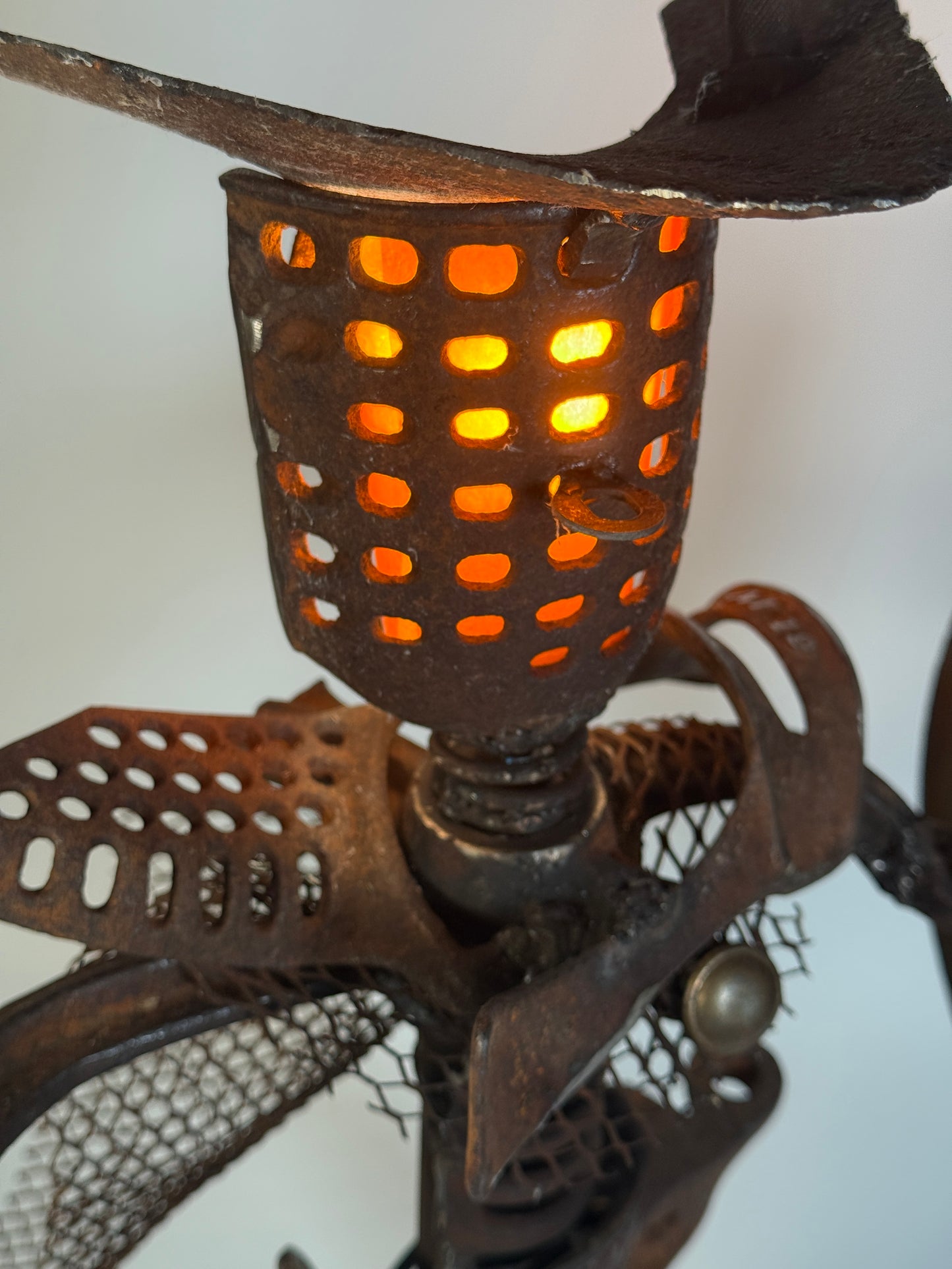 Don Qui'lote – Original Robot Art Table Lamp